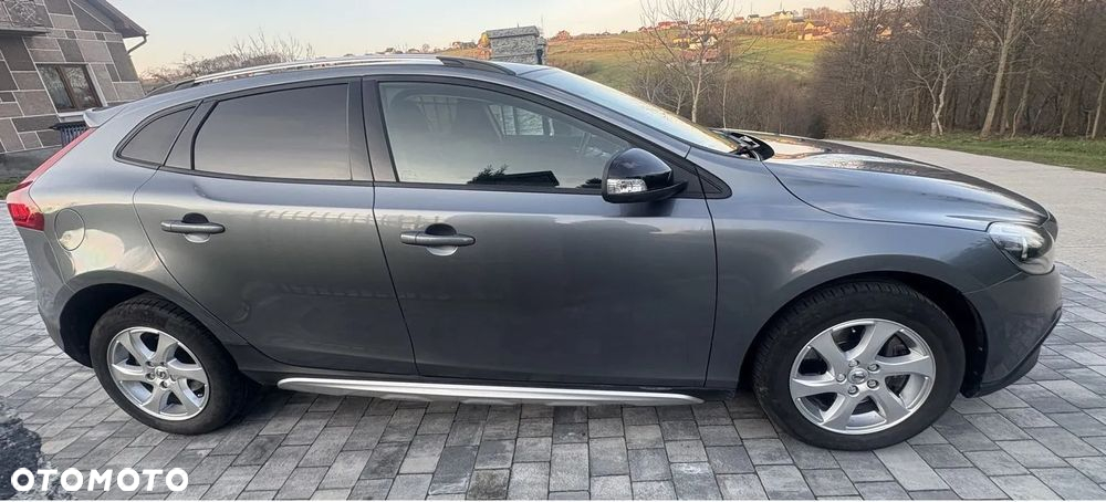 Volvo V40 Cross Country T4 AWD Drive-E Momentum - 9