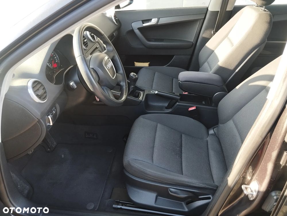 Audi A3 Sportback 1.6 Ambiente - 14