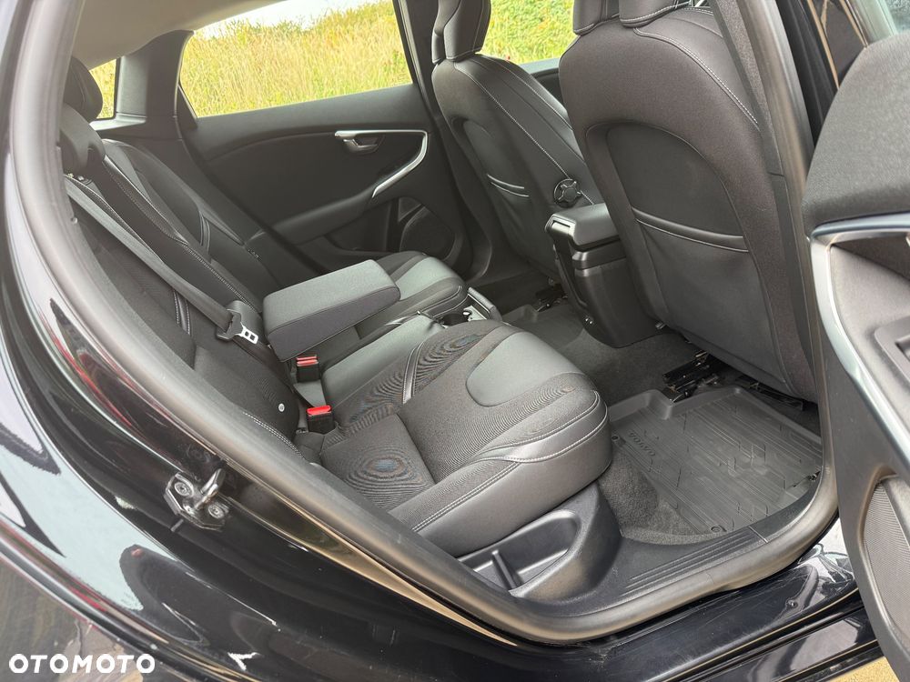 Volvo V40 D2 Momentum - 26
