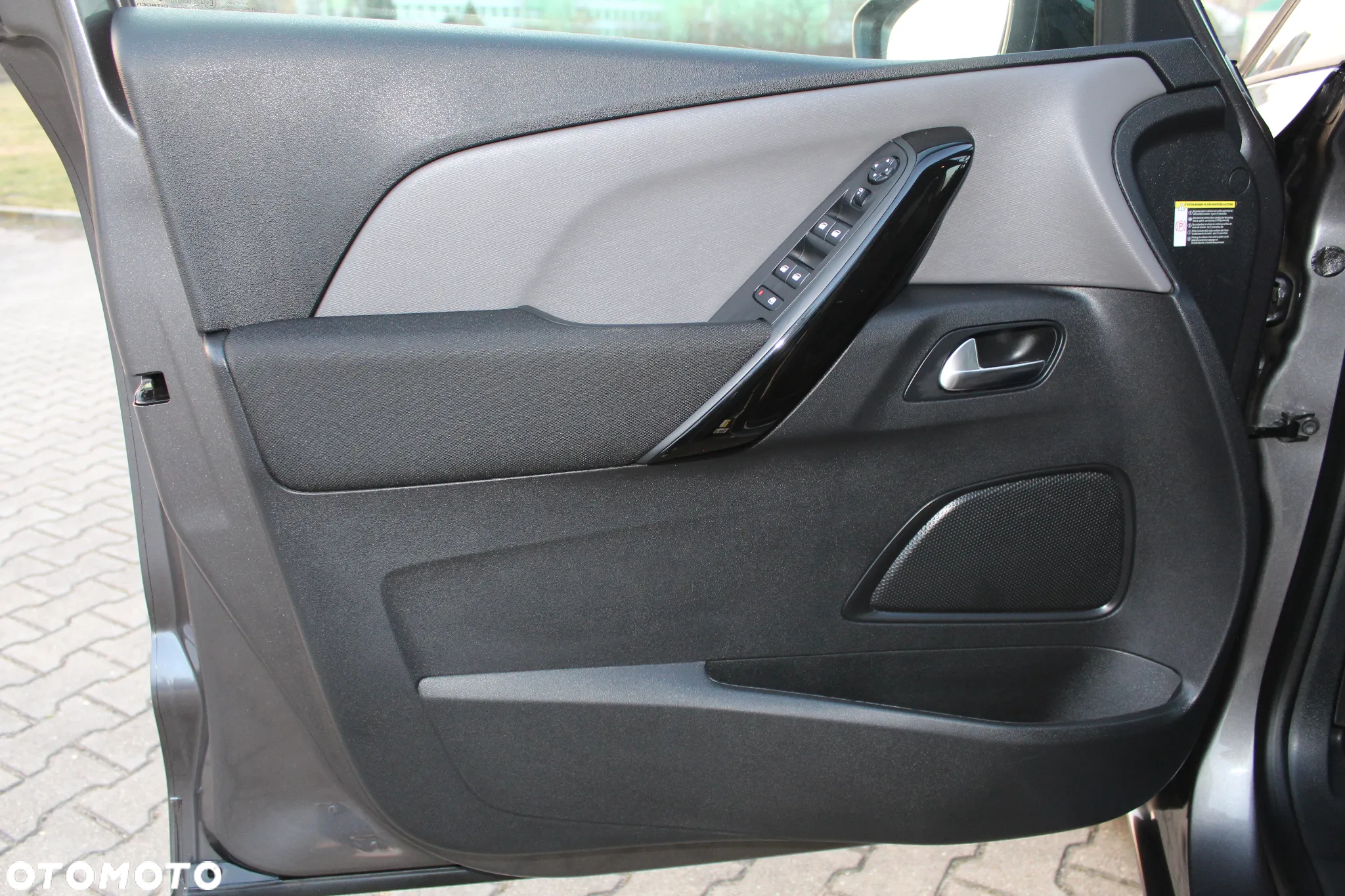 Citroën C4 SpaceTourer BlueHDi 130 Stop&Start SHINE - 28