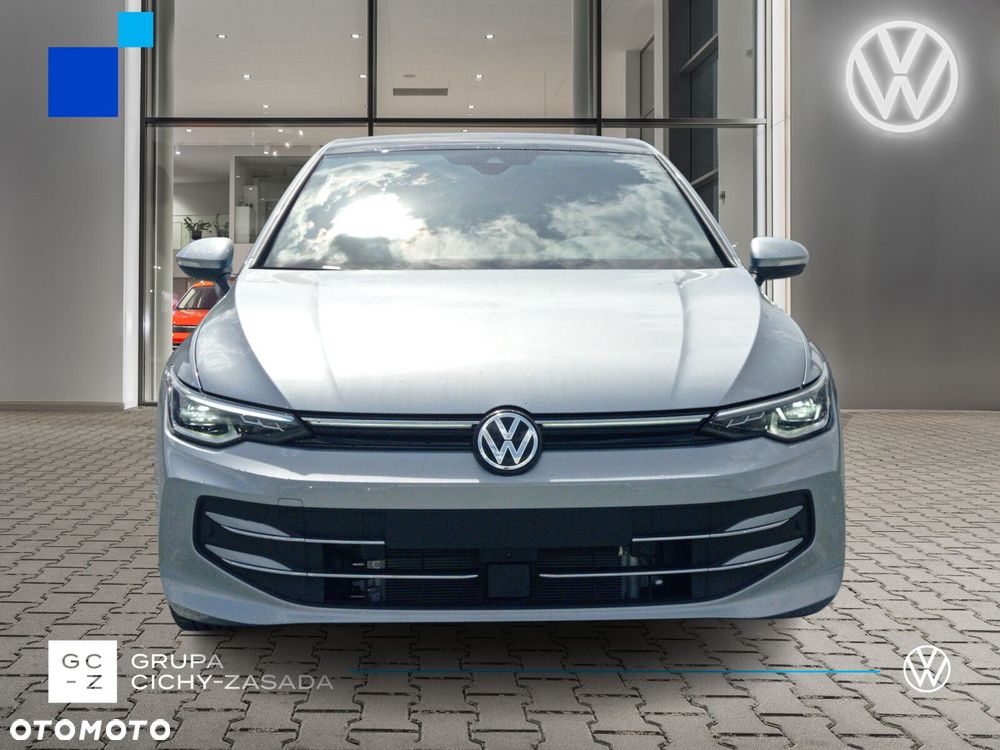 Volkswagen Golf - 8