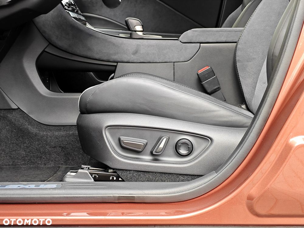 Lexus LBX 1.5 Hybrid Original Edition - 13
