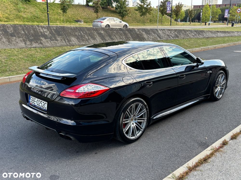 Porsche Panamera 4S - 8