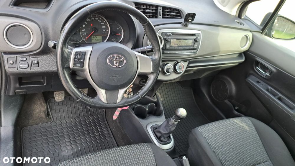 Toyota Yaris 1.4 D-4D Active - 13