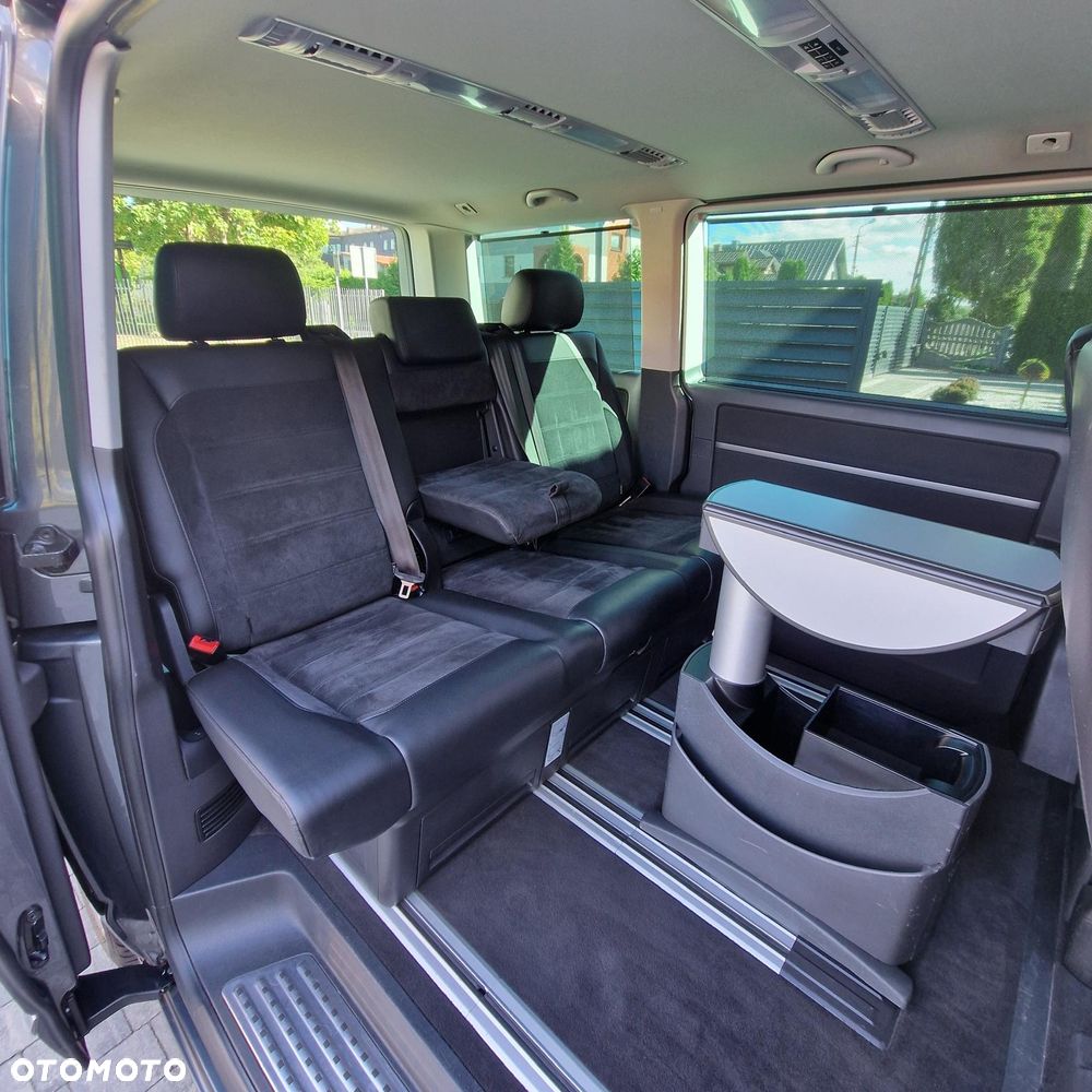Volkswagen Multivan - 24