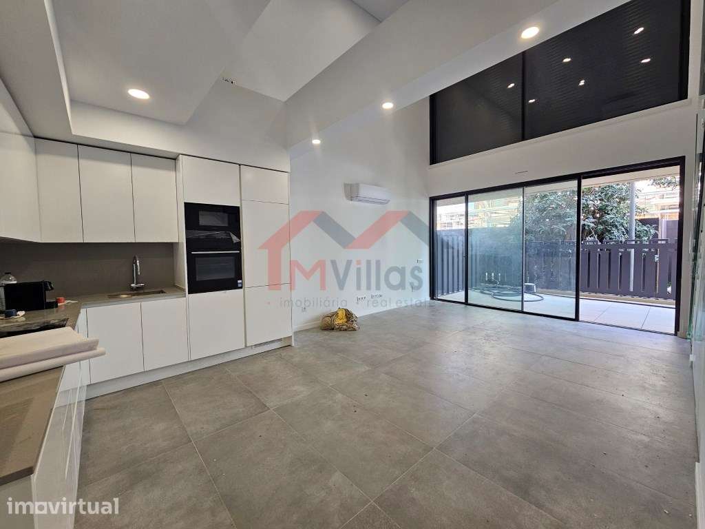 Apartamento T2 dúplex de Luxo com piscina e garagem perto da Marina... - Grande imagem: 2/25