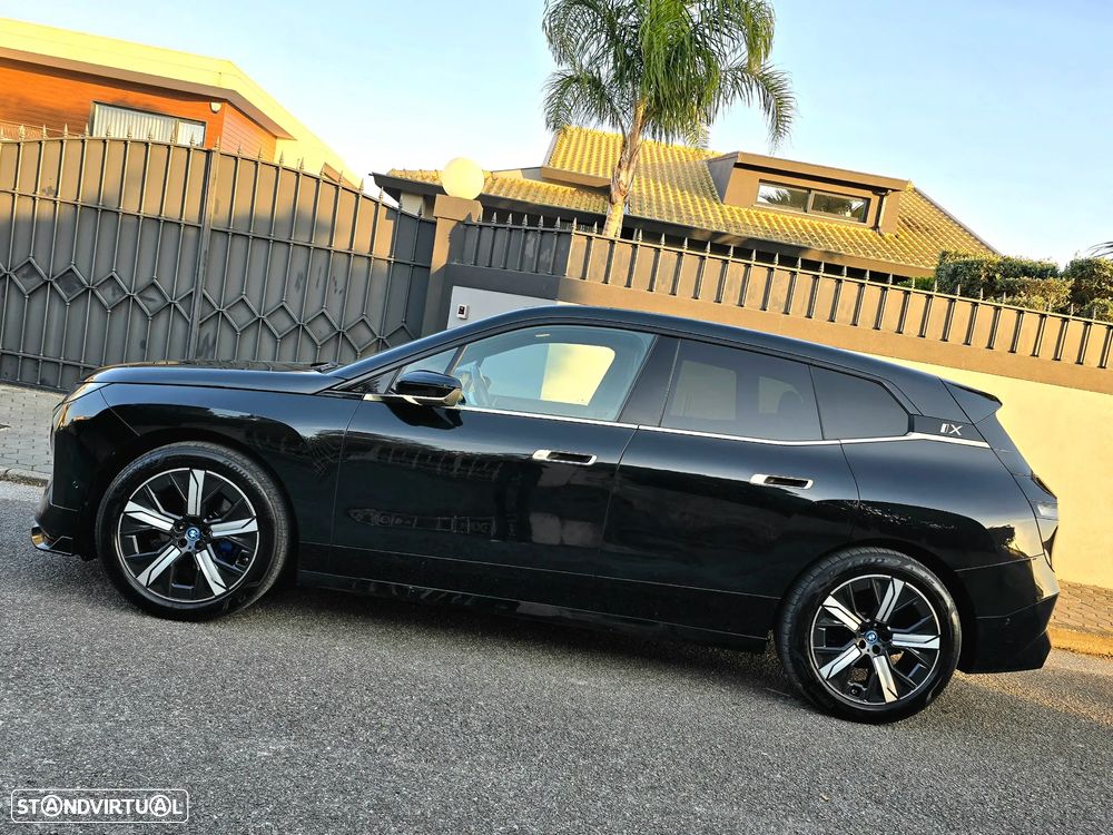 BMW iX xDrive 40 Pack Desportivo - 14