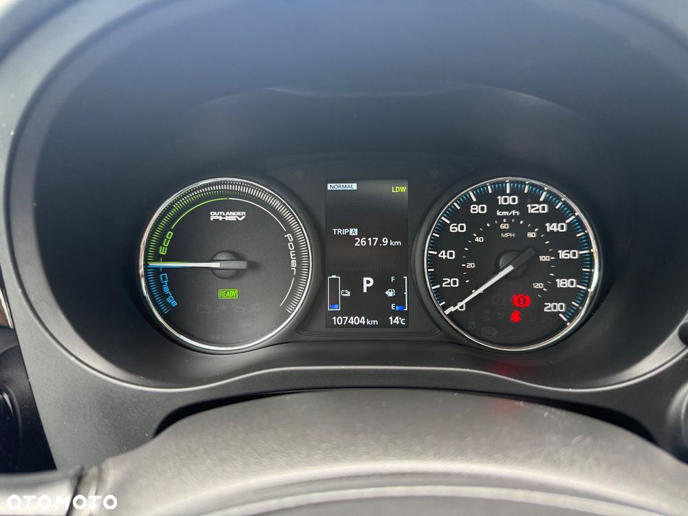 Mitsubishi Outlander 2.0 Instyle + 4WD CVT - 12
