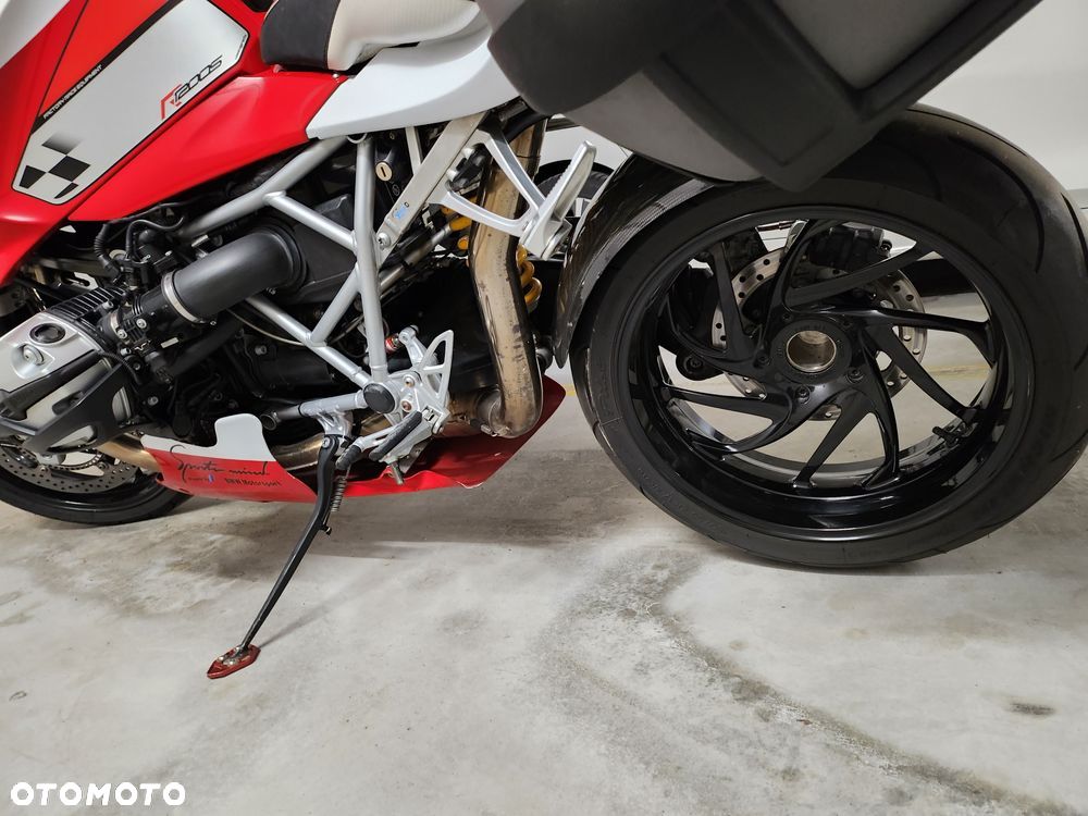 BMW R - 8