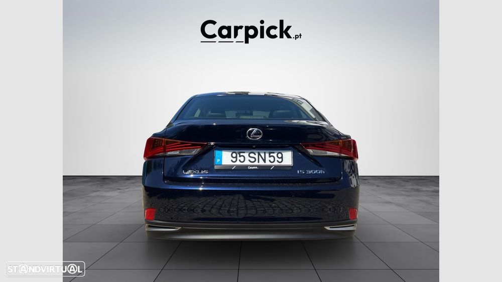 Lexus IS 300H - 5