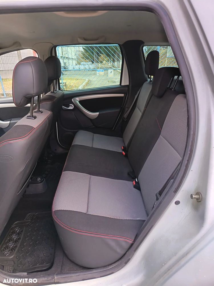 Dacia Duster 1.6 16V 105 4x2 Laureate - 9