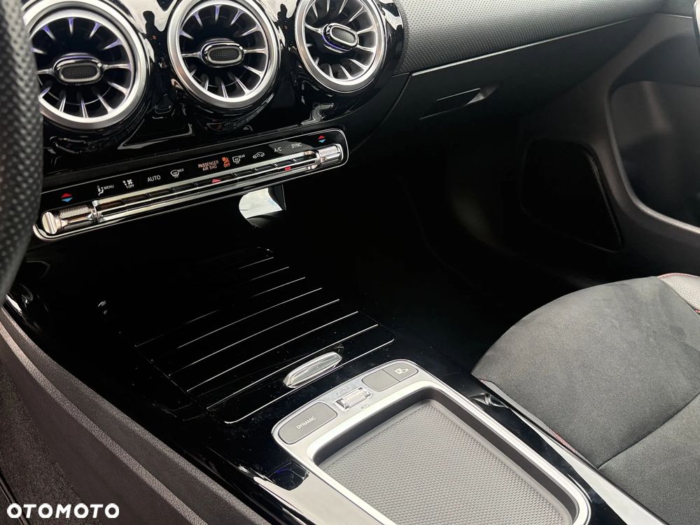 Mercedes-Benz CLA 200 mHEV AMG Line 7G-DCT - 16