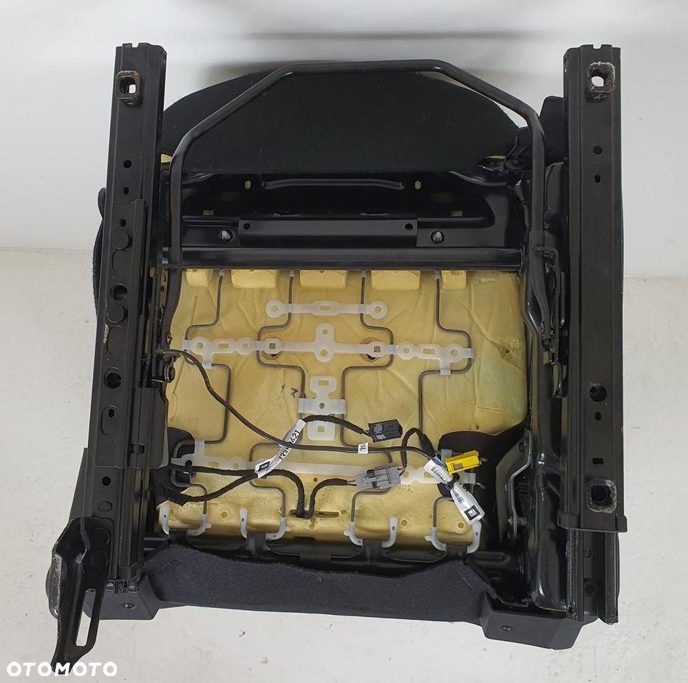 FOTEL KIEROWCY LEWY PRZÓD PODGRZEWANY OPEL ADAM - 10