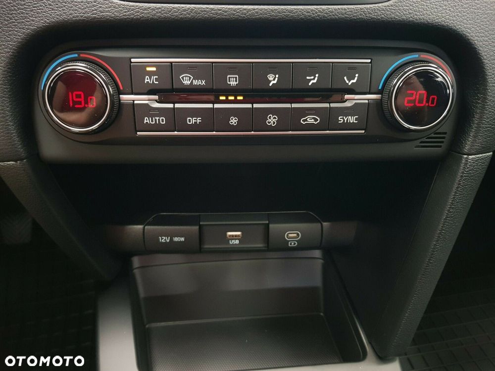 Kia Ceed 1.5 T-GDI M DCT - 23