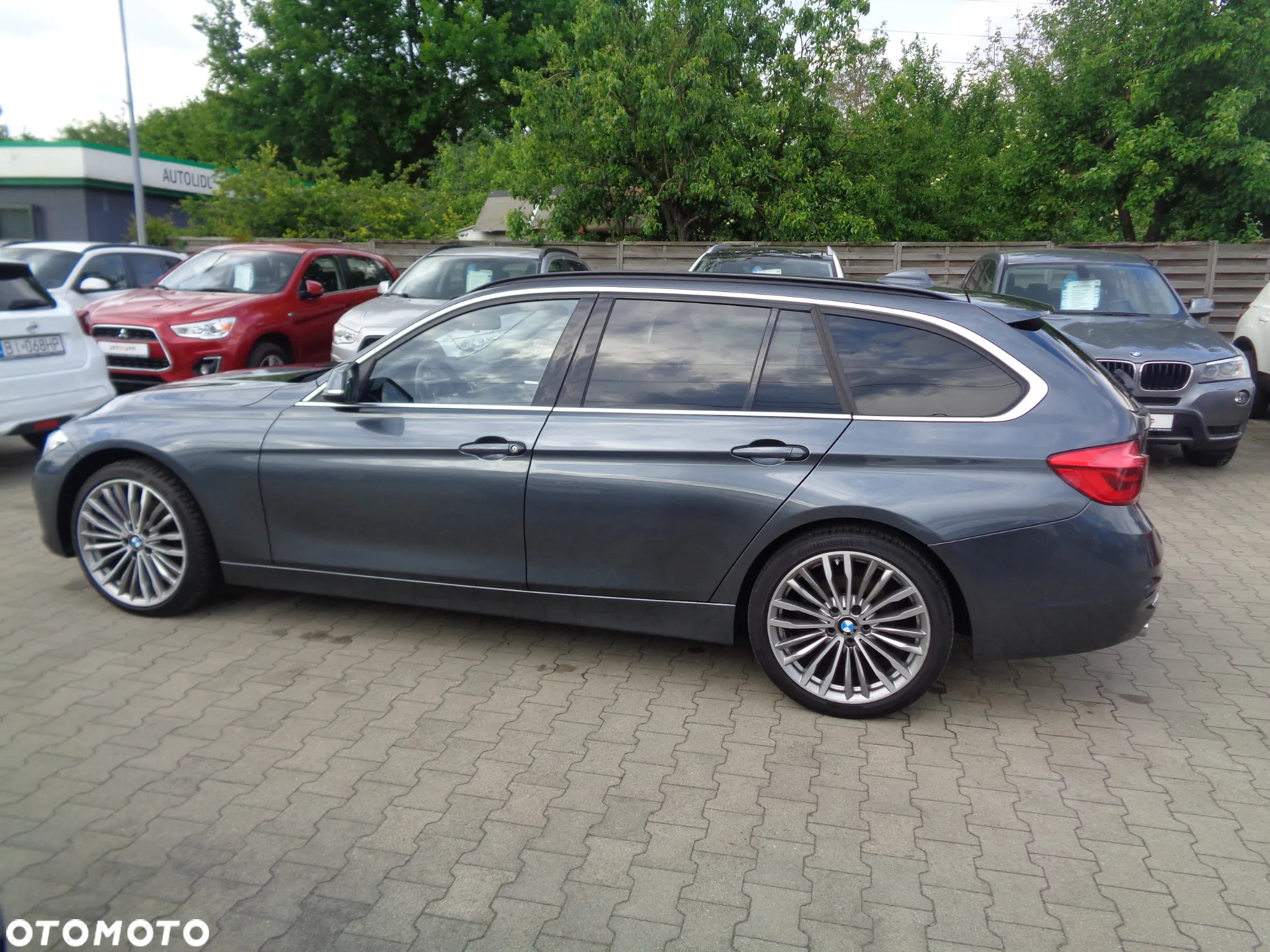 BMW Seria 3 320d Sport Line - 2