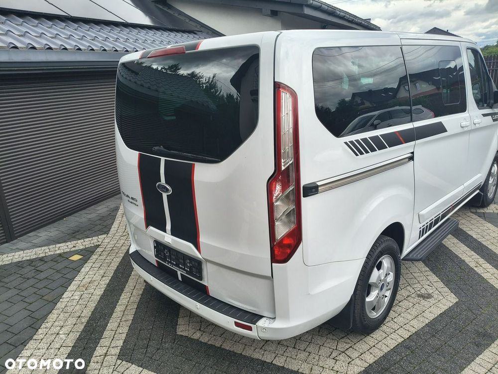 Ford Tourneo Custom - 27