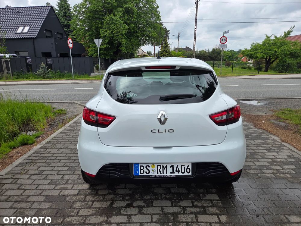 Renault Clio 1.2 16V 75 Collection - 10
