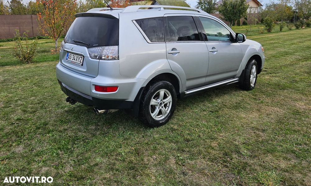 Mitsubishi Outlander 2.2 DI-D 4WD TC-SST Intense+ A05 - 3
