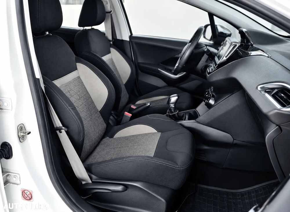 Peugeot 208 82 VTI Allure - 8