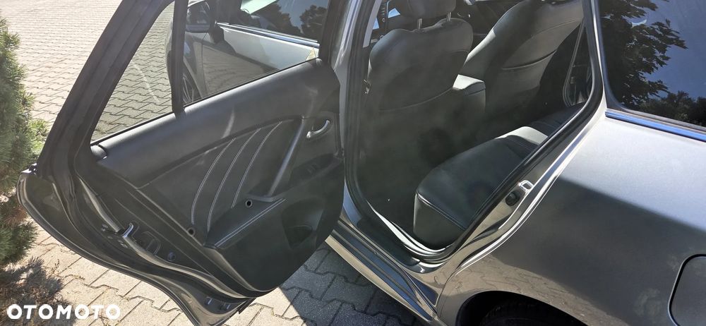 Toyota Avensis 1.8 Premium MS - 23