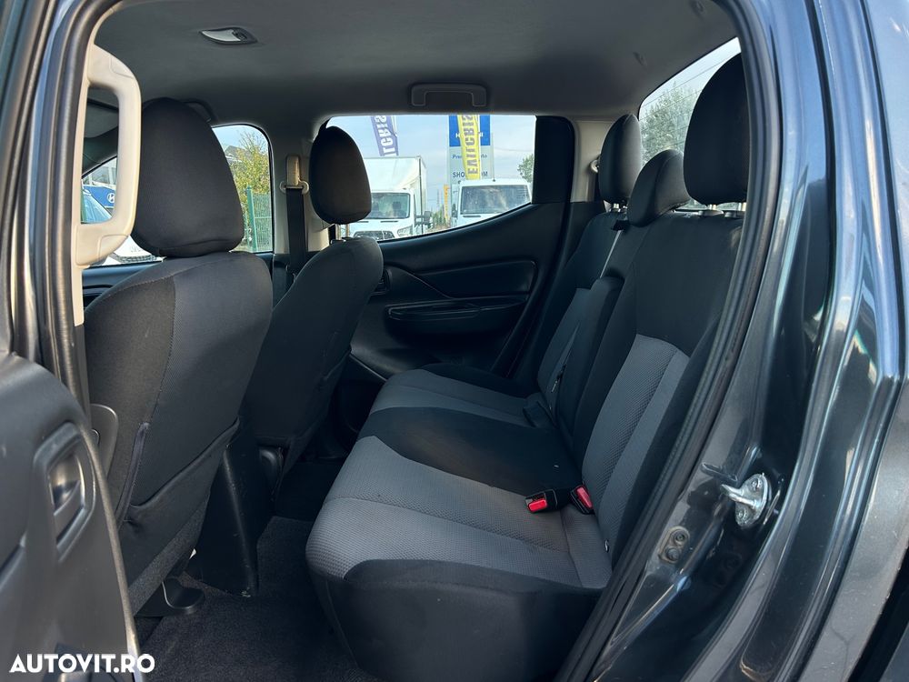 Mitsubishi L200 Double Cab 2.2 DI-D M/T Intense - 25
