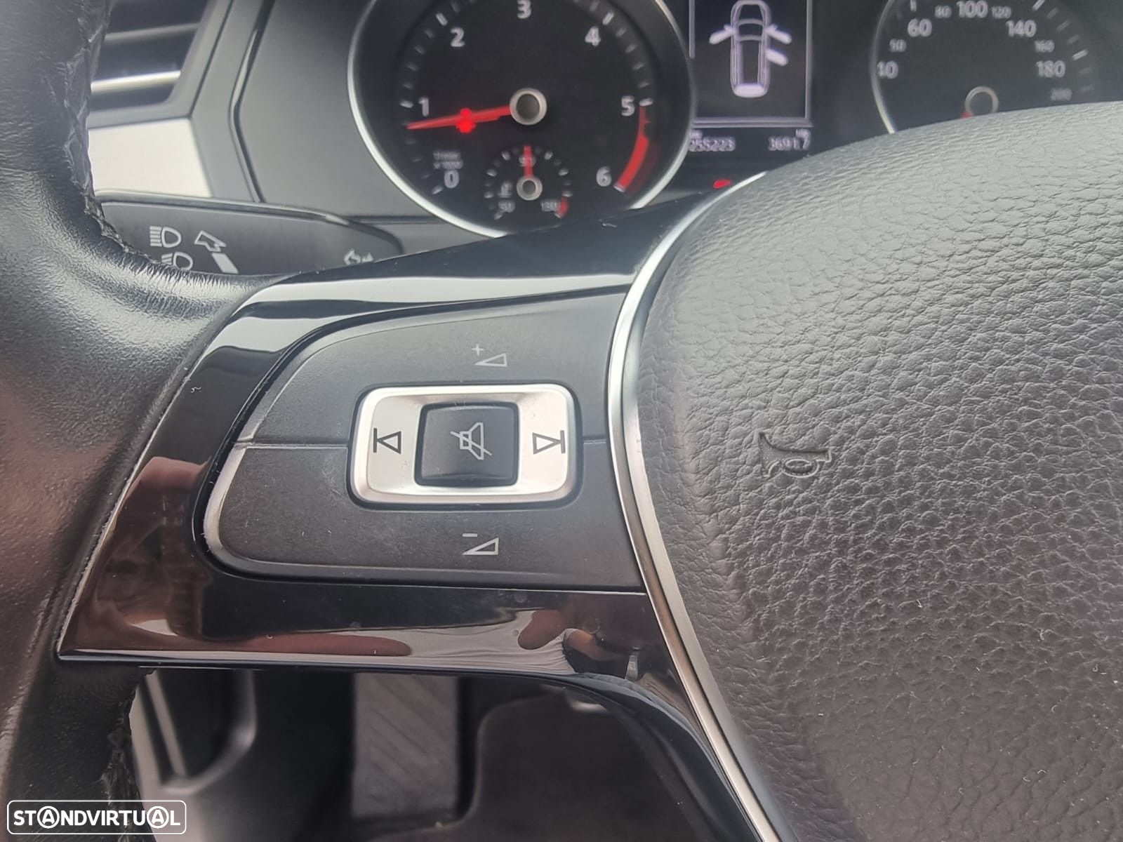 VW Passat Variant 1.6 TDI Confortline - 26