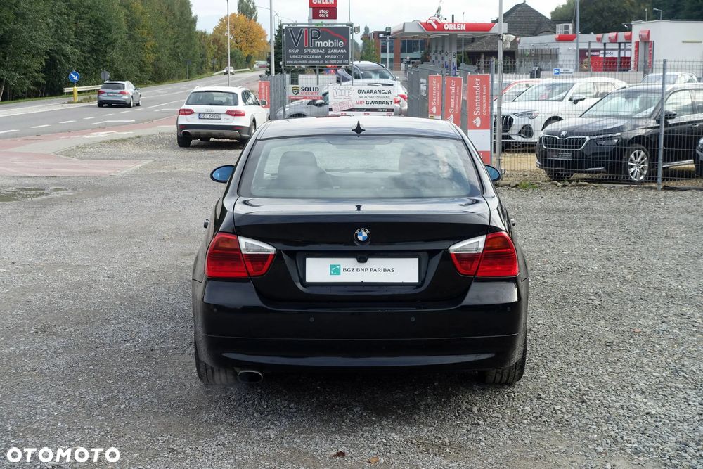 BMW Seria 3 318i Edition Sport - 6