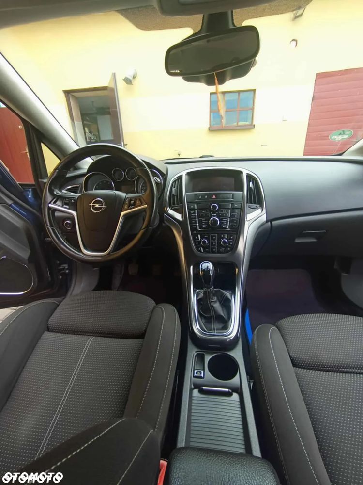 Opel Astra IV 1.4 T Cosmo - 12