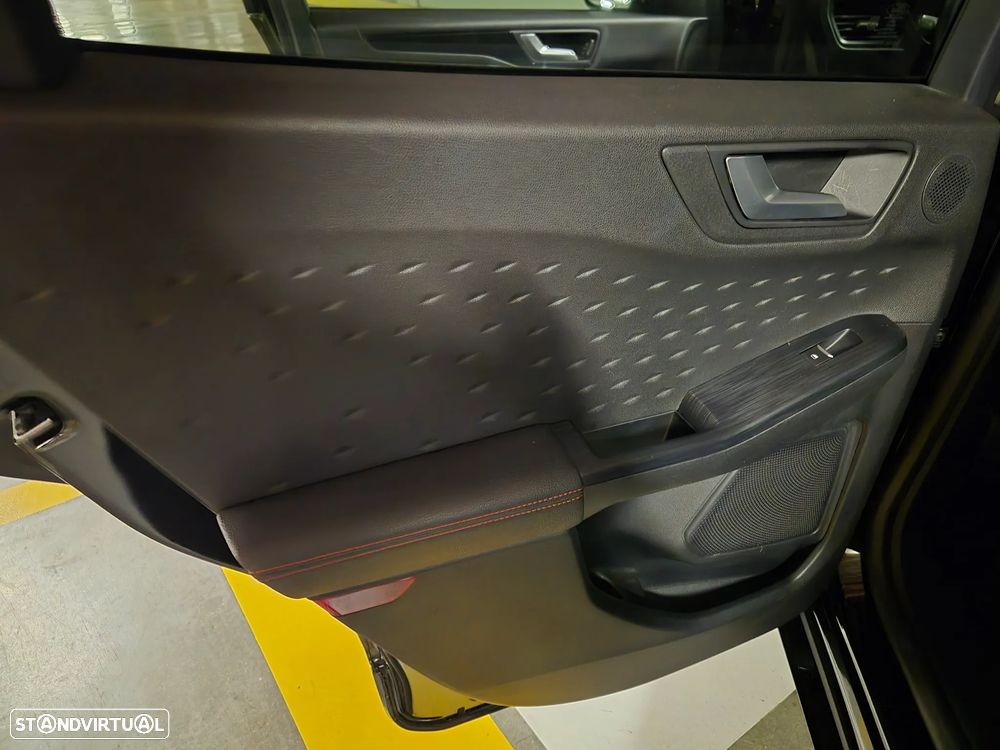 Ford Kuga 2.0 TDCi EcoBlue ST-Line - 30