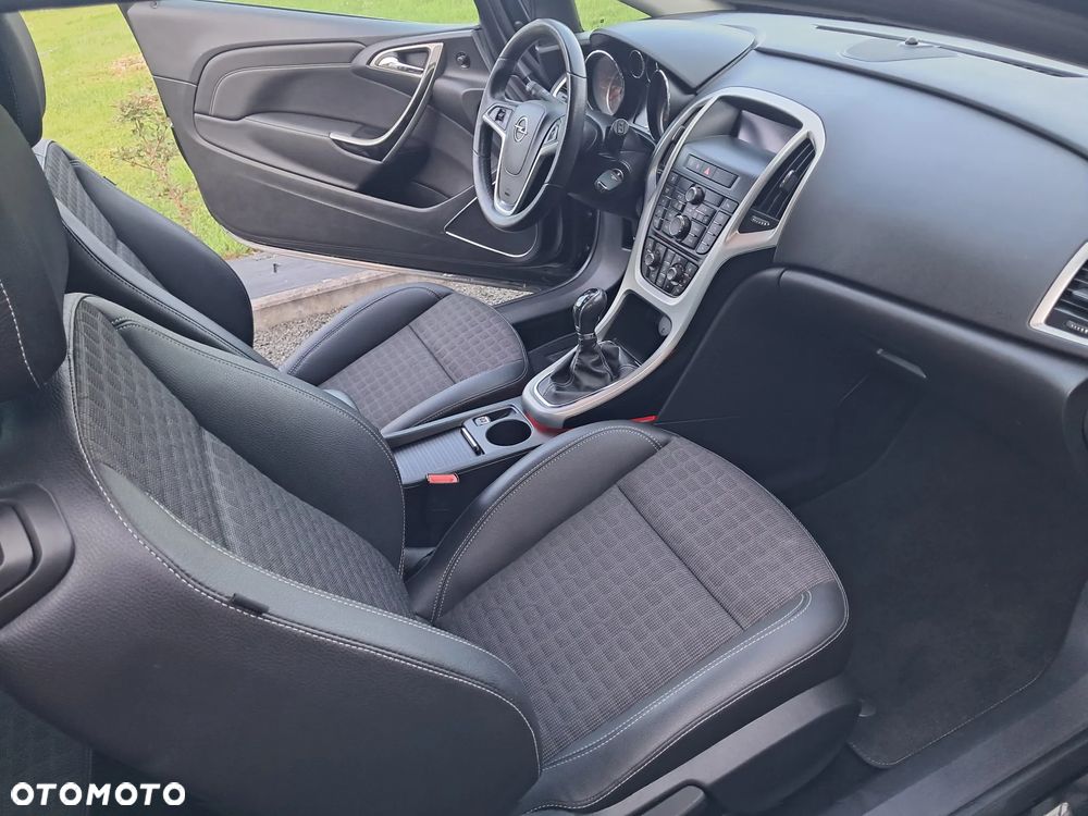Opel Astra 1.6 Turbo Edition - 11