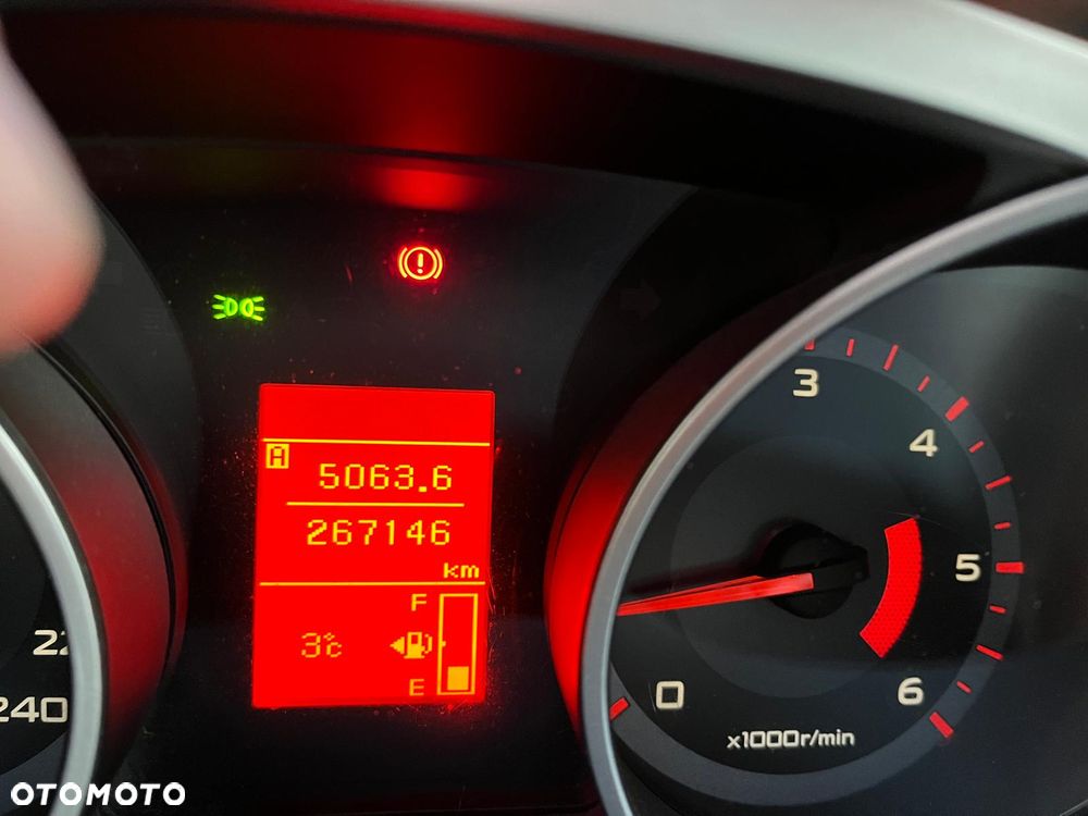 Mitsubishi Outlander 2.0 DID Intense + - 8
