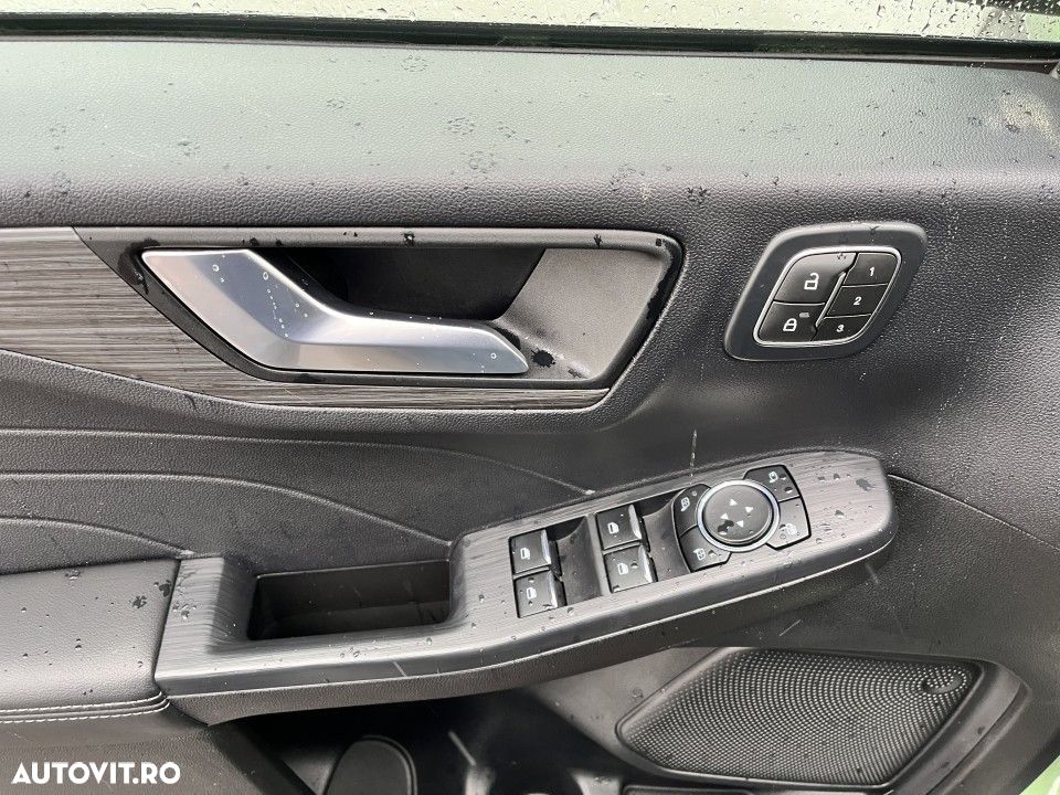 Ford Kuga - 9
