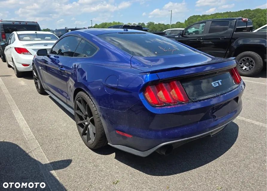 Ford Mustang 5.0 V8 GT - 5