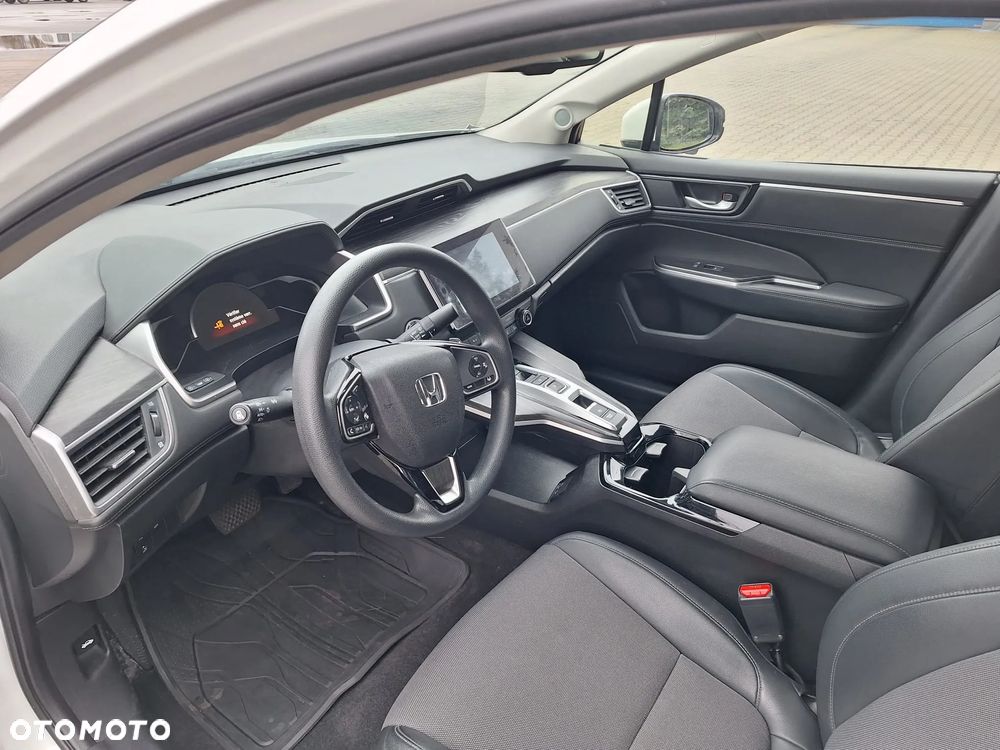 Honda Clarity - 10