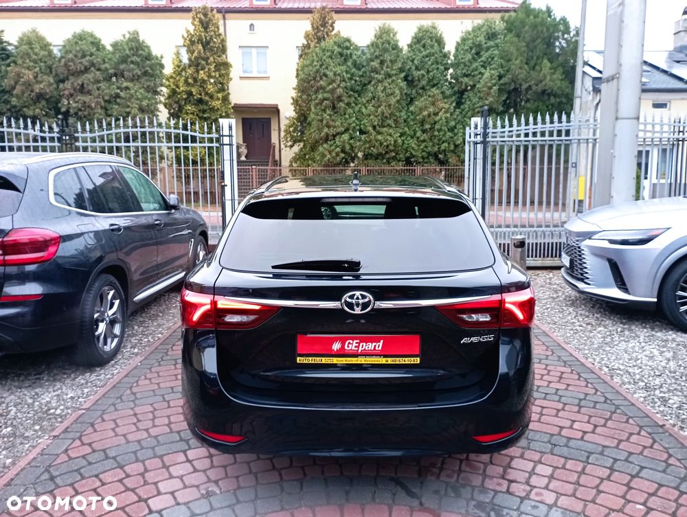 Toyota Avensis 1.8 Prestige MS - 5