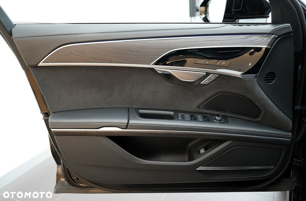 Audi A8 - 12