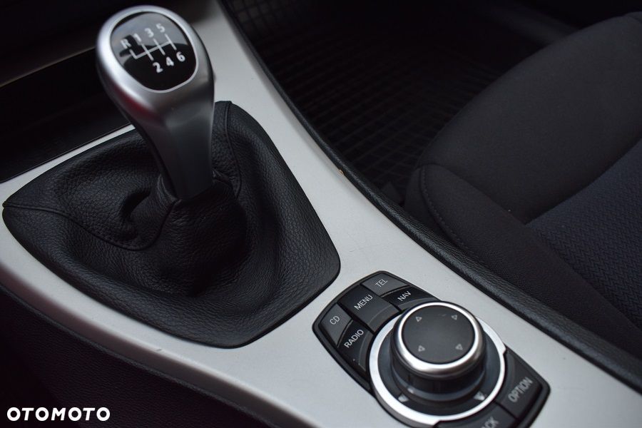 BMW Seria 3 318d DPF Edition Lifestyle - 16