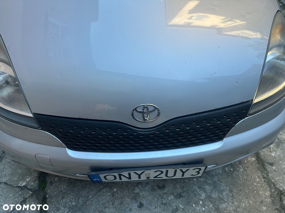 Toyota Yaris Verso - 16
