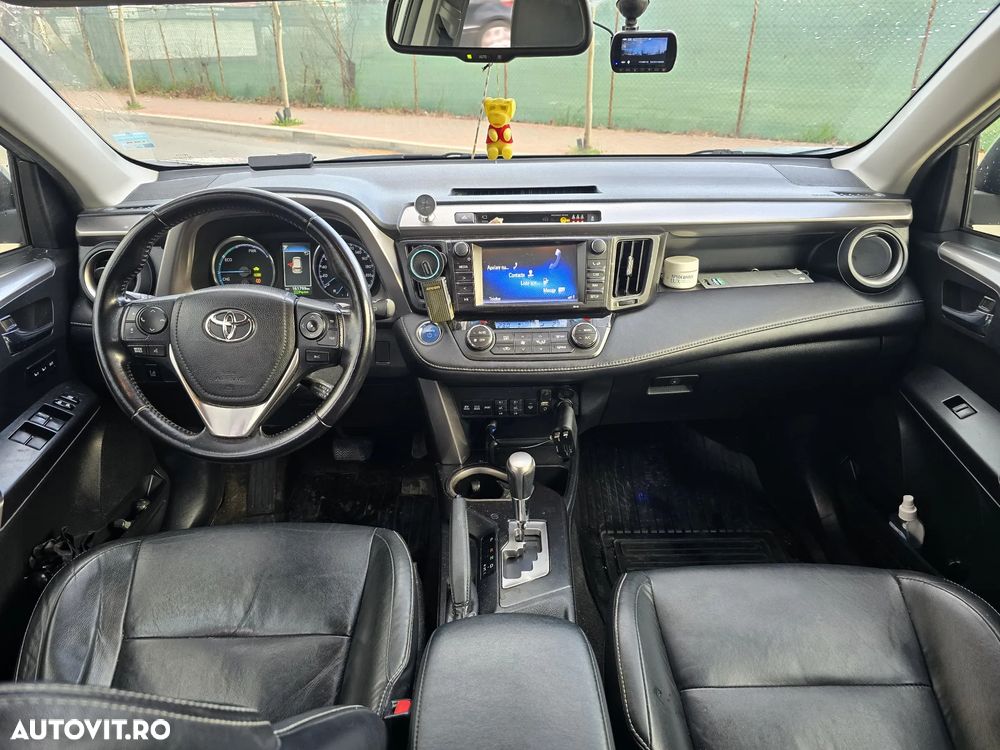 Toyota RAV4 - 4