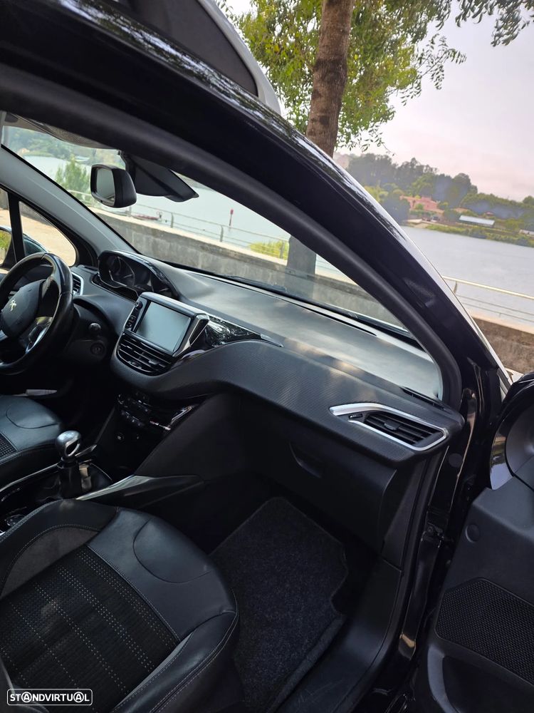 Peugeot 2008 1.6 e-HDi Allure - 5