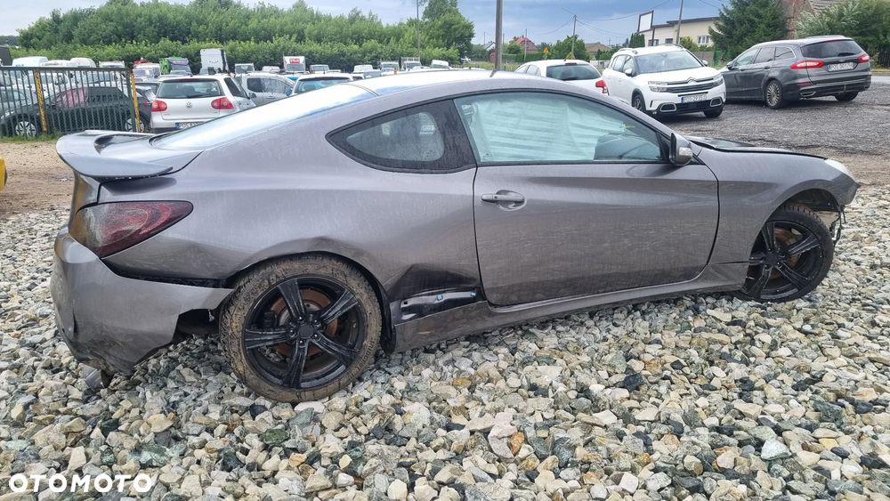 Hyundai Genesis - 12