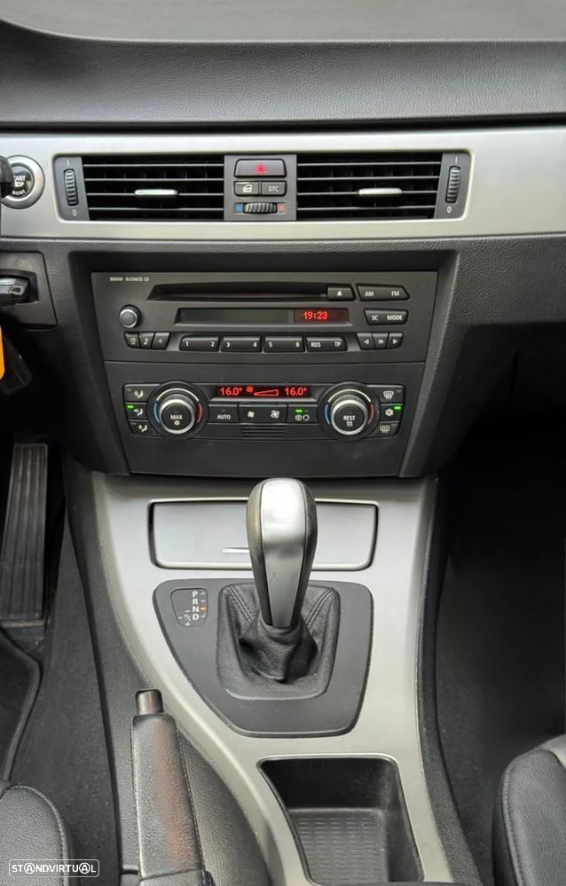 BMW 320 dA Exclusive - 10
