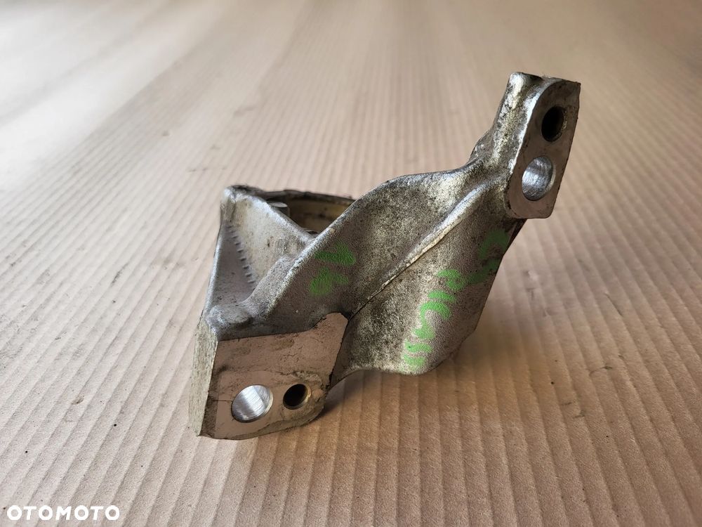 Podpora półosi łapa Citroen C4 Picasso II 1.6 e HDI - 3