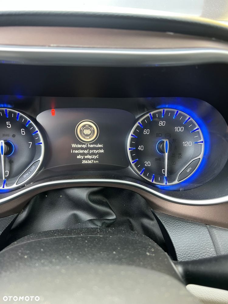 Chrysler Pacifica - 16