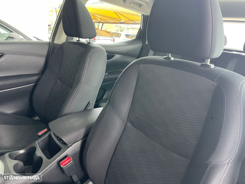 Nissan Qashqai 1.5 dCi N-Connecta - 8