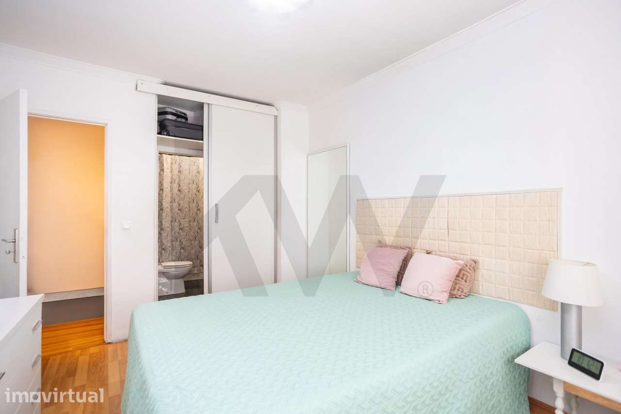 Excelente T3 com 100 m2 no Monte da Caparica | 2 WCs, Varanda Fechada - Grande imagem: 4/16