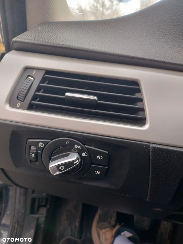 BMW Seria 3 318d - 10