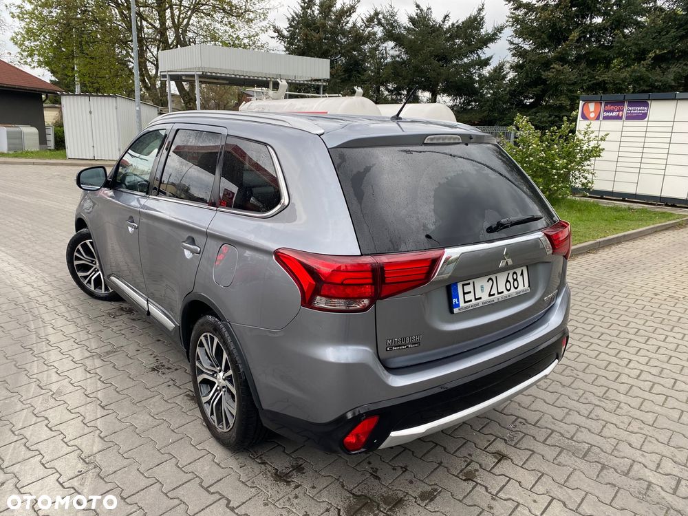 Mitsubishi Outlander - 7