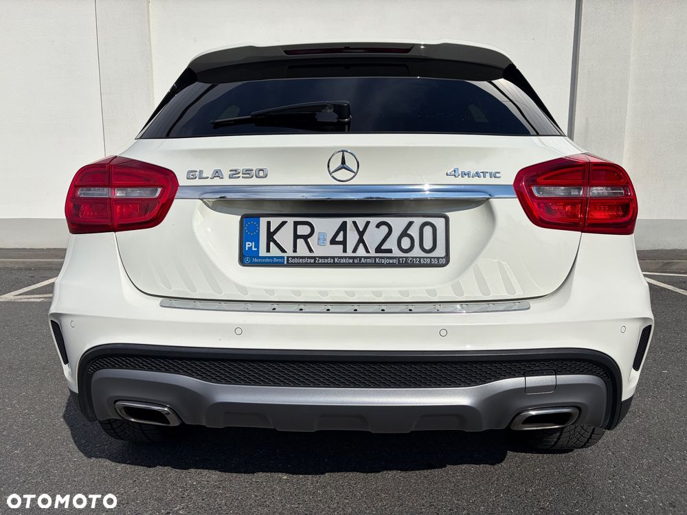 Mercedes-Benz GLA 250 4-Matic AMG Line - 9