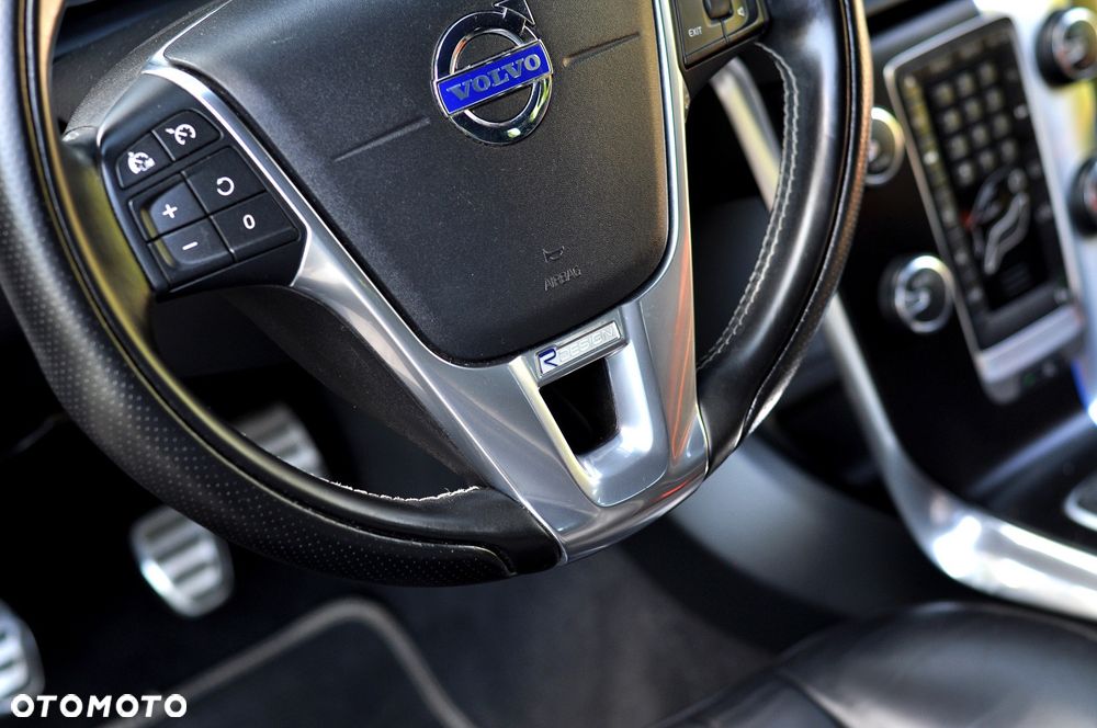 Volvo V40 D3 R-Design Summum - 24